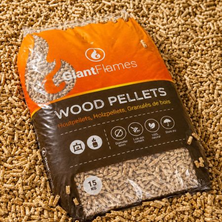Palette Giant Flames Holzpellets 65 Säcke x 15 kg (975 kg) (4.8)  10 reviews | Eine bewertung schreiben